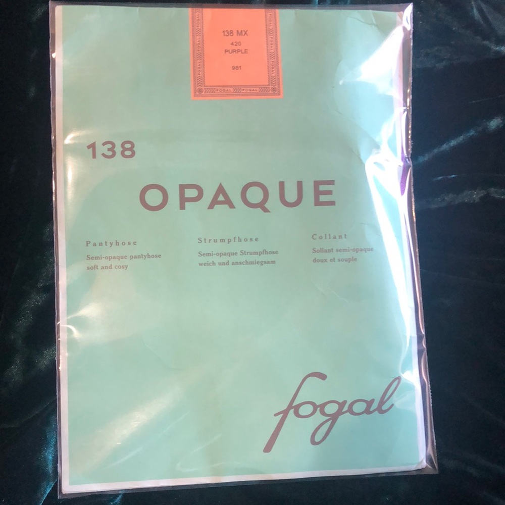 30 DEN FOGAL pantyhose in color PURPLE